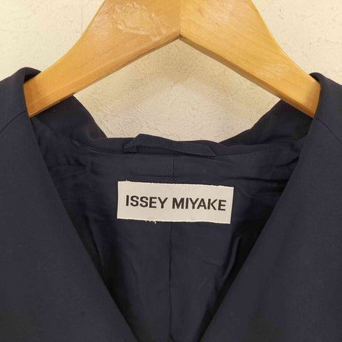 イッセイミヤケ ISSEY MIYAKE ショートダブルジャケット レディース